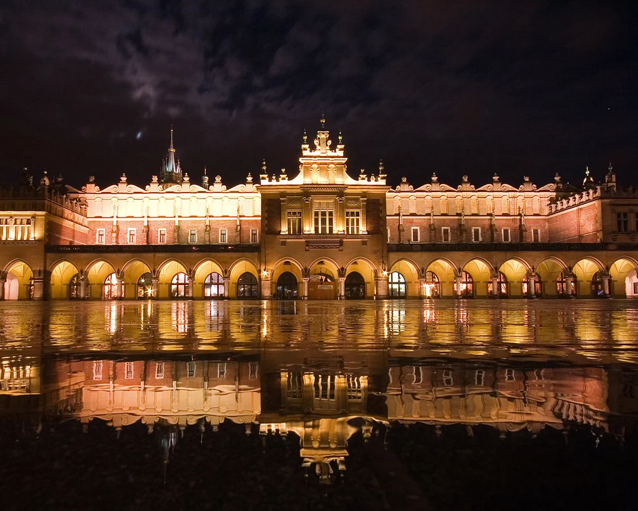 Krakow Cloth Hall exterior